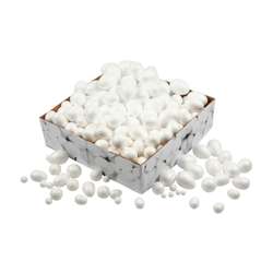 Œufs et boules en polystyrène